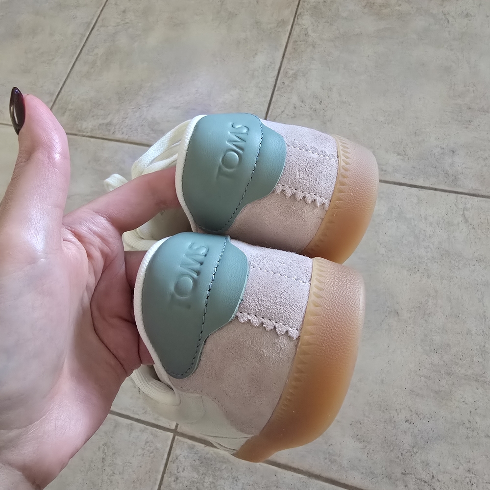 TOMS Women Leather/suede Collins Shoes - Picture 7 of 9